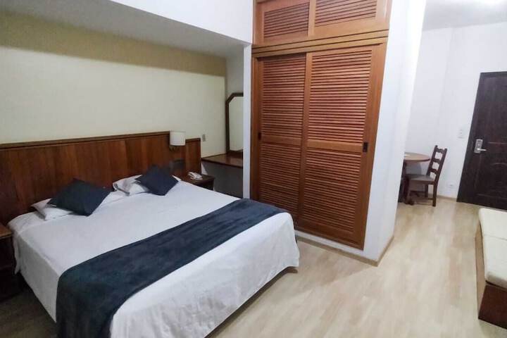 Room 5 of 33