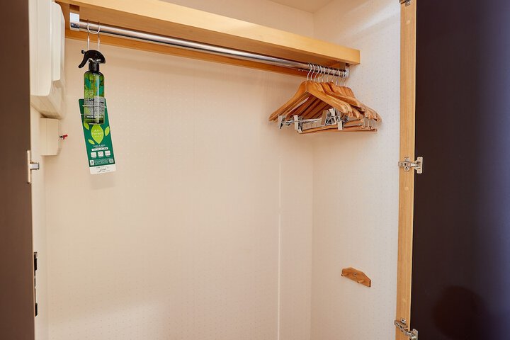 Room 16 of 120