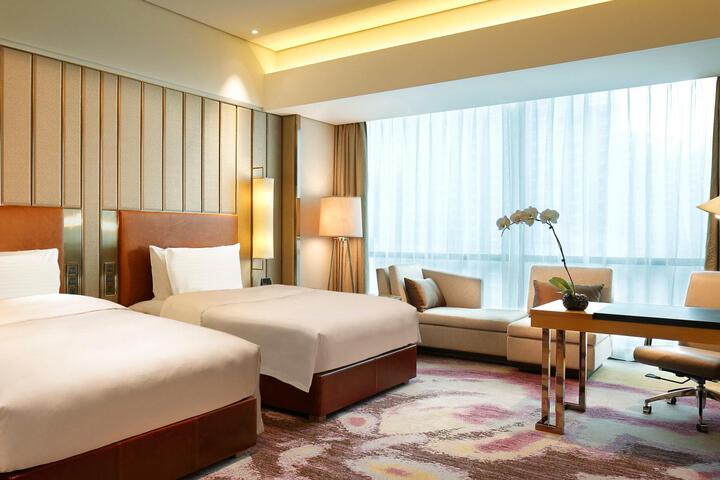 Room 100 of 111