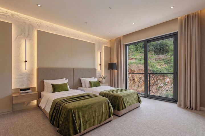 Room 3 of 27