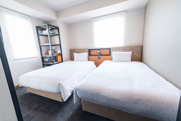 Room 10 of 41