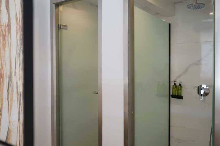 Room 118 of 184