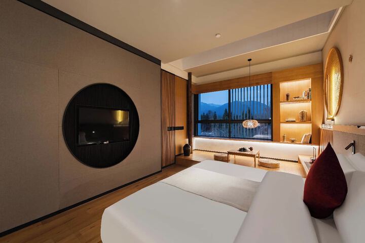 Room 18 of 127