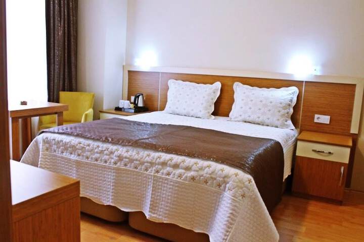 Room 4 of 20