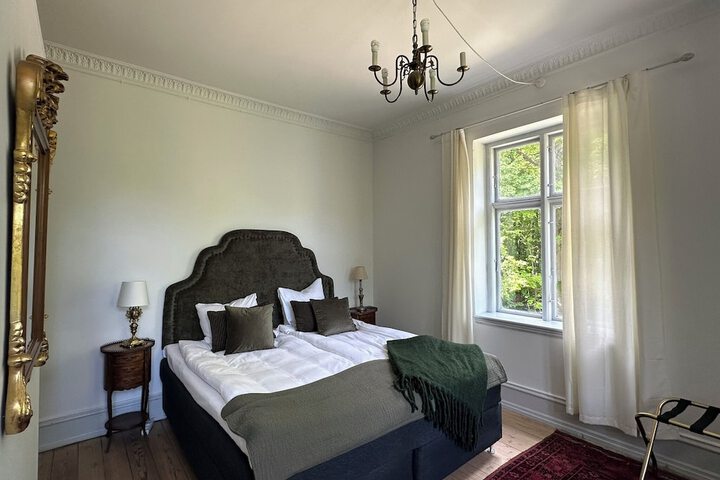 Room 40 of 77