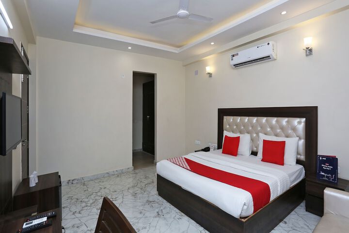 Room 15 of 19