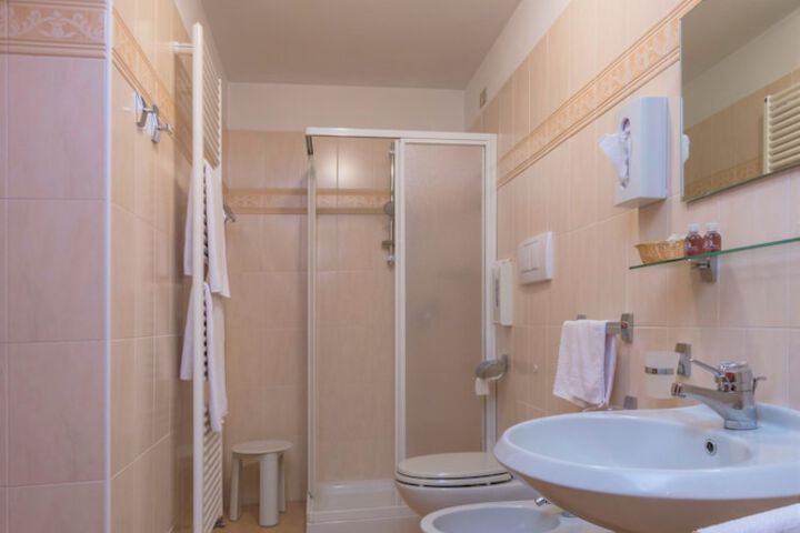 Room 26 of 118