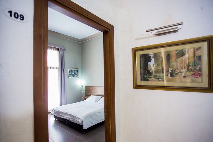 Room 12 of 41