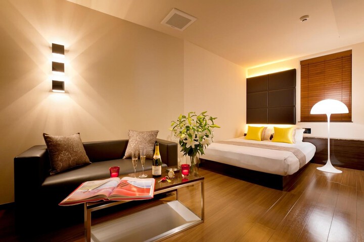 Room 10 of 22