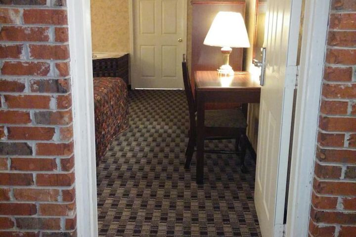 Room 15 of 37
