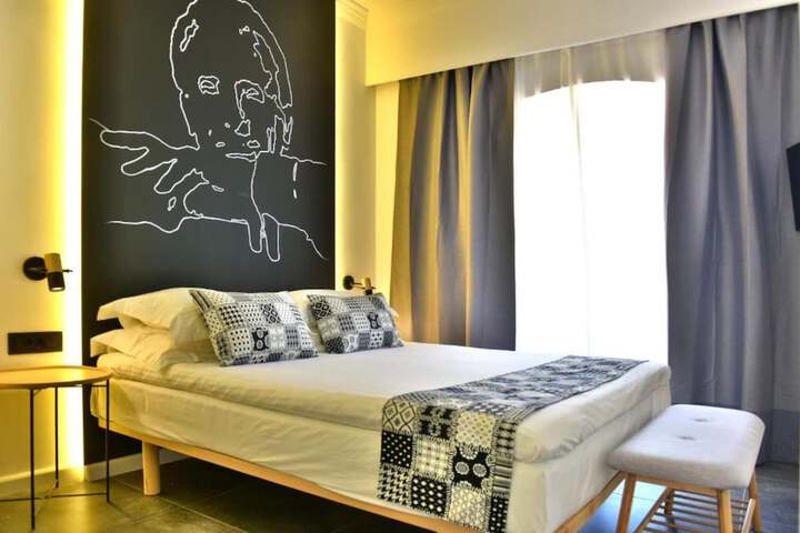 Room 16 of 62