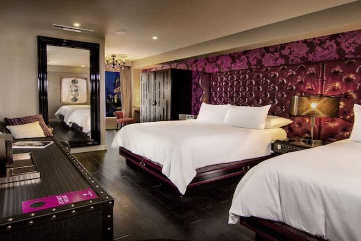Room 6 of 52