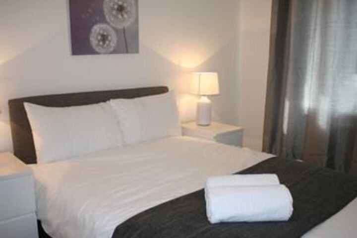 Room 11 of 38