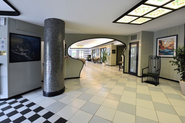 Guest Lobby