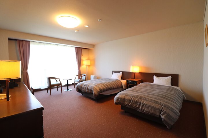 Room 8 of 43