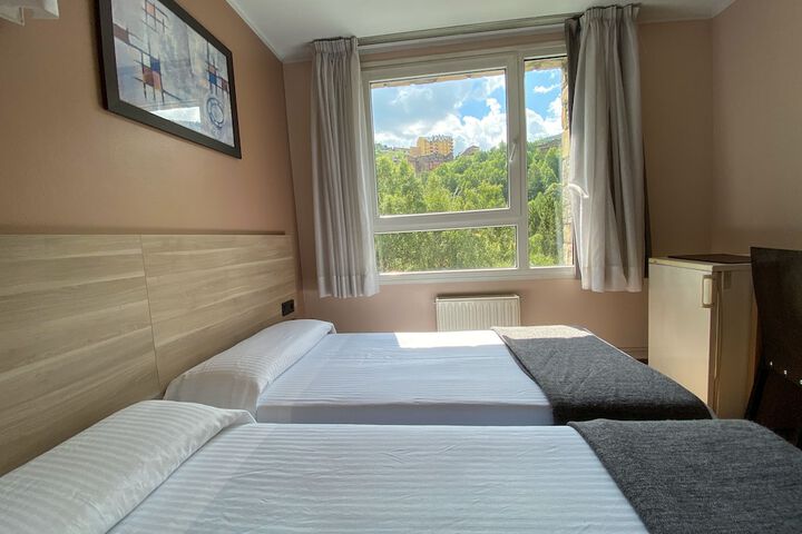 Room 9 of 44
