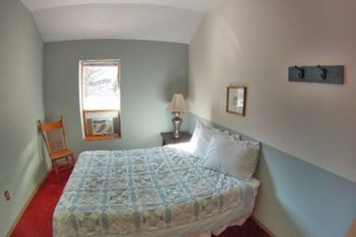 Room 22 of 68