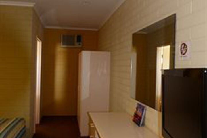 Room 8 of 30