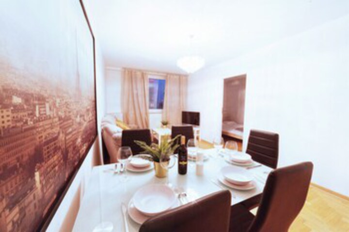Room 20 of 33