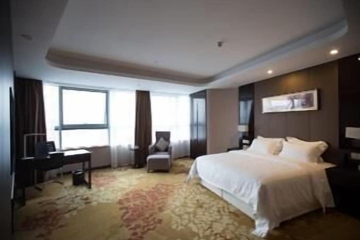 Room 5 of 16