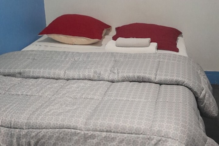 Room 4 of 18