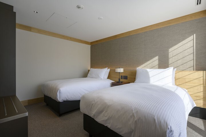 Room 33 of 122