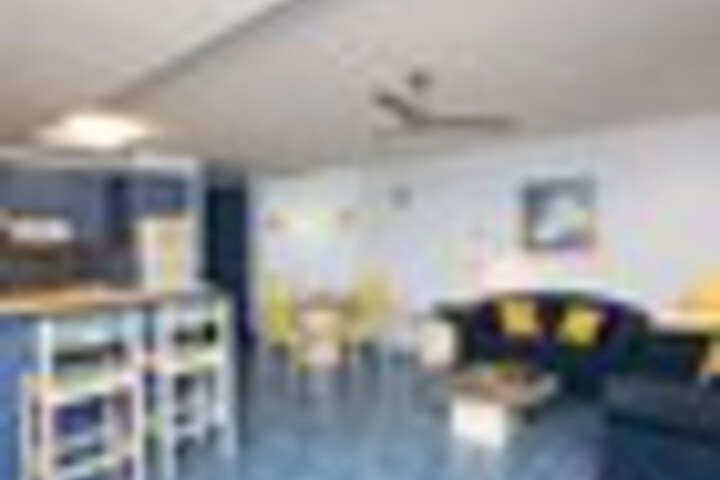 Room 11 of 24