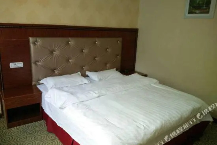Room 2 of 2