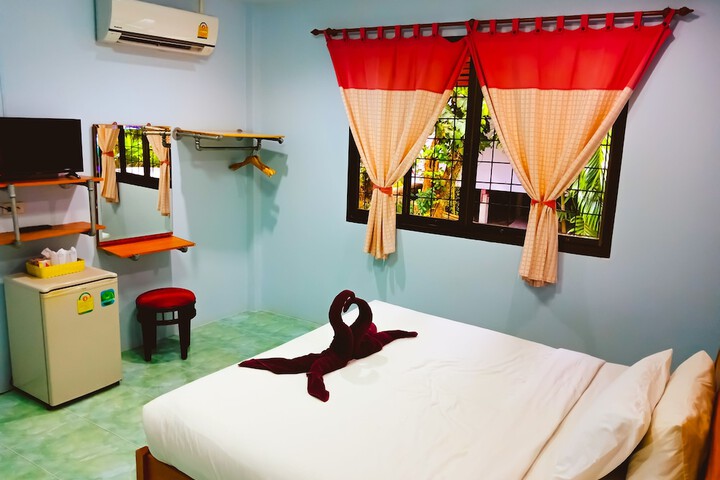 Room 12 of 51