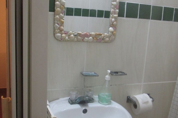 Room 102 of 228