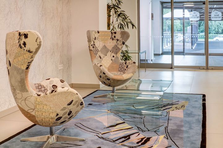Guest Lobby