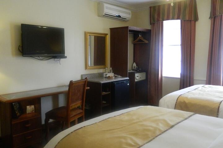 Room 9 of 43
