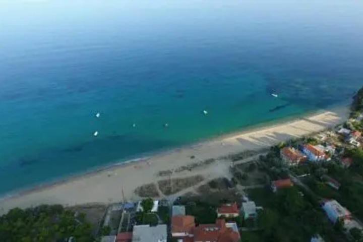 Beach 19 of 27