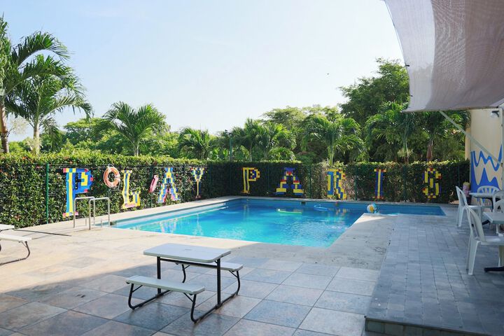 Pool 51 of 91