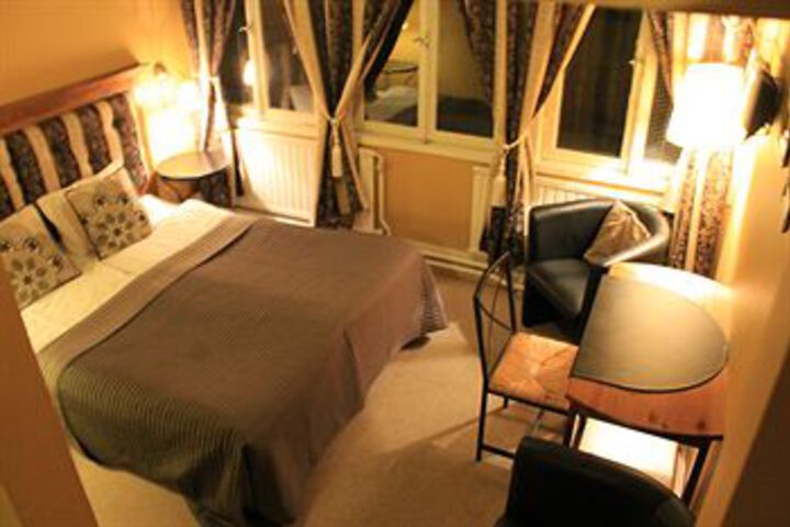 Room 21 of 28