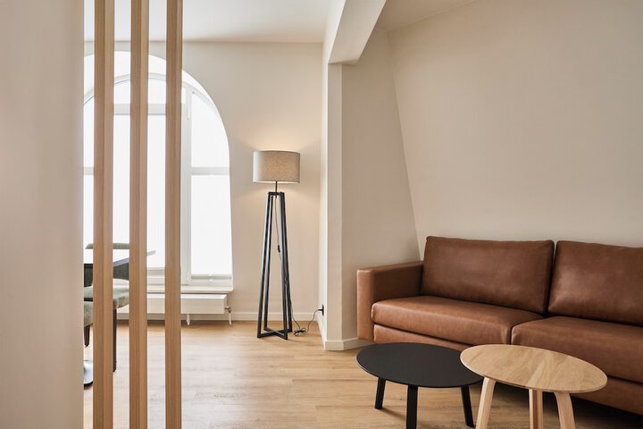 Room 45 of 48