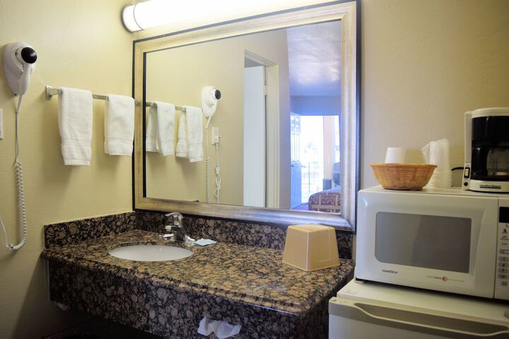 Breakfast/Coffee Service 18 of 36