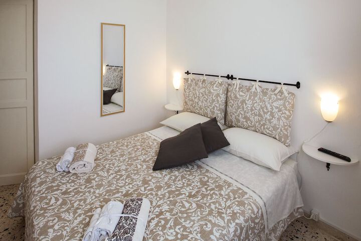 Room 18 of 79