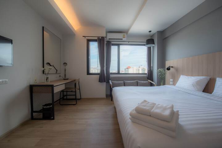 Room 30 of 157