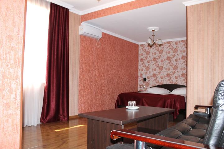 Room 16 of 33
