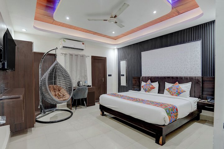 Room 13 of 29