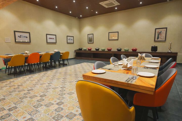 Dining 44 of 47