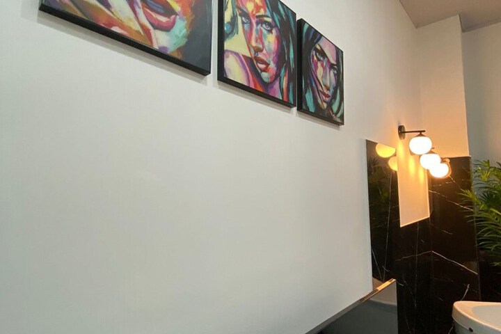 Room 13 of 26