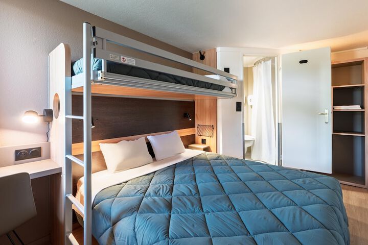 Room 13 of 26