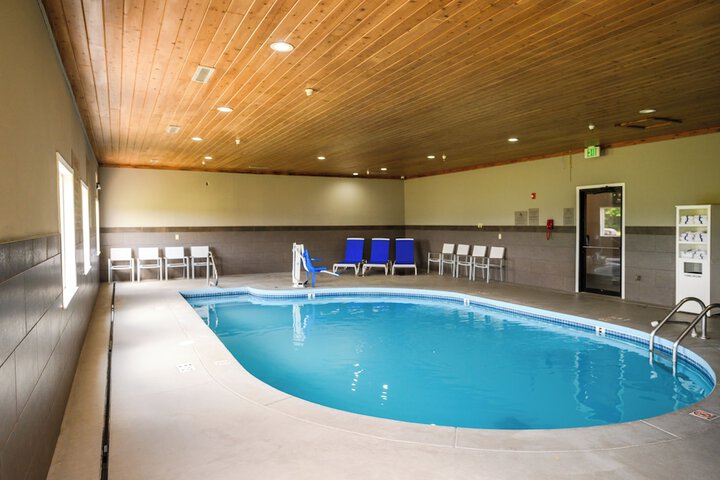 Hotel with Pool