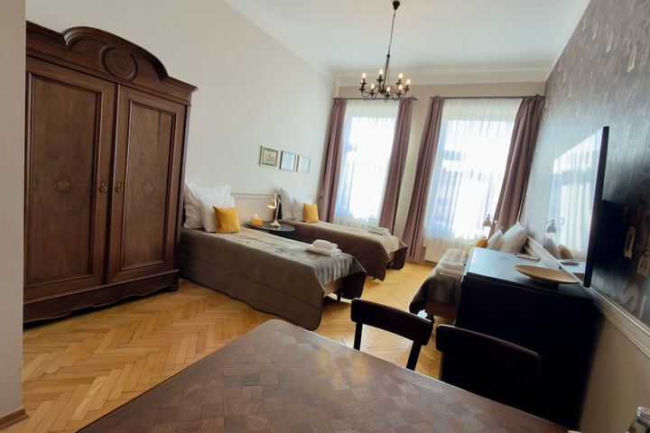 Room 25 of 121
