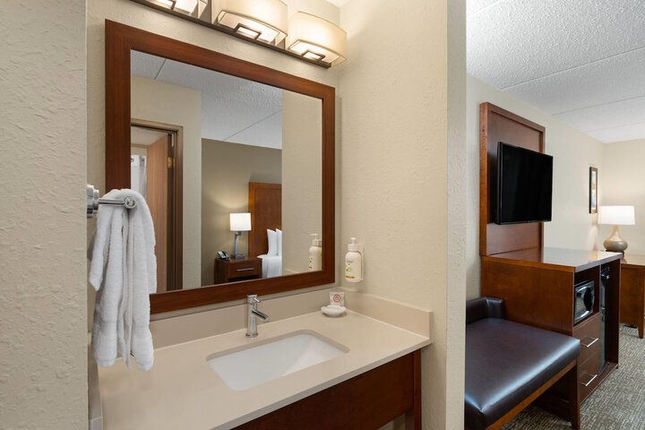 Room 43 of 63