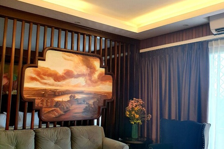 Hotel Interior 66 of 99