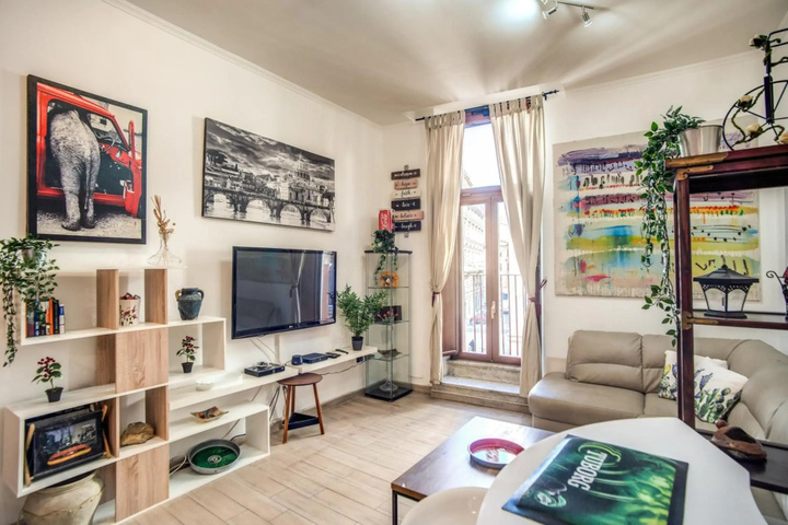 Room 6 of 19