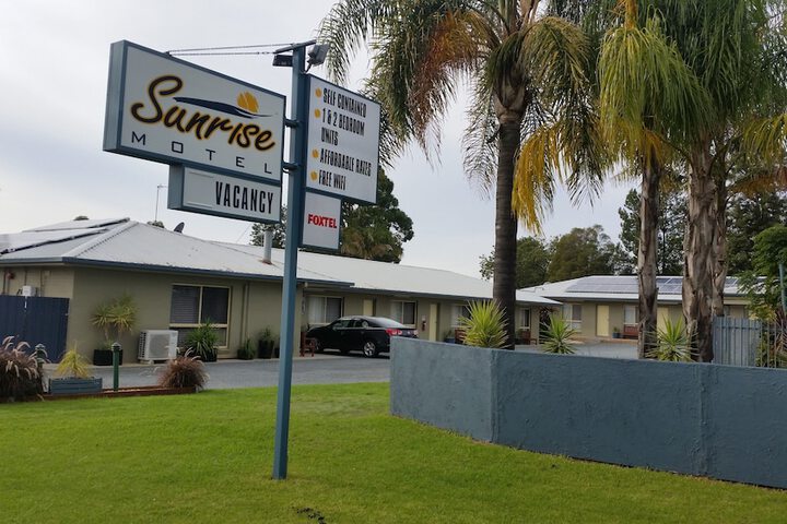 Sunrise Motel